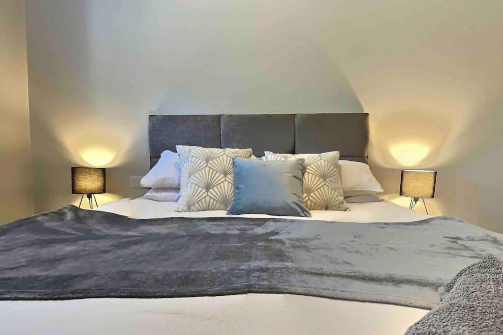 Cotswold Chapel, Sleeps Up To 5 In Kingsize Beds Apartment ชิปปิงนอร์ตัน ภายนอก รูปภาพ