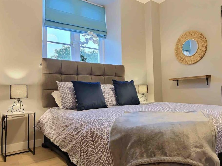 Cotswold Chapel, Sleeps Up To 5 In Kingsize Beds Apartment ชิปปิงนอร์ตัน ภายนอก รูปภาพ